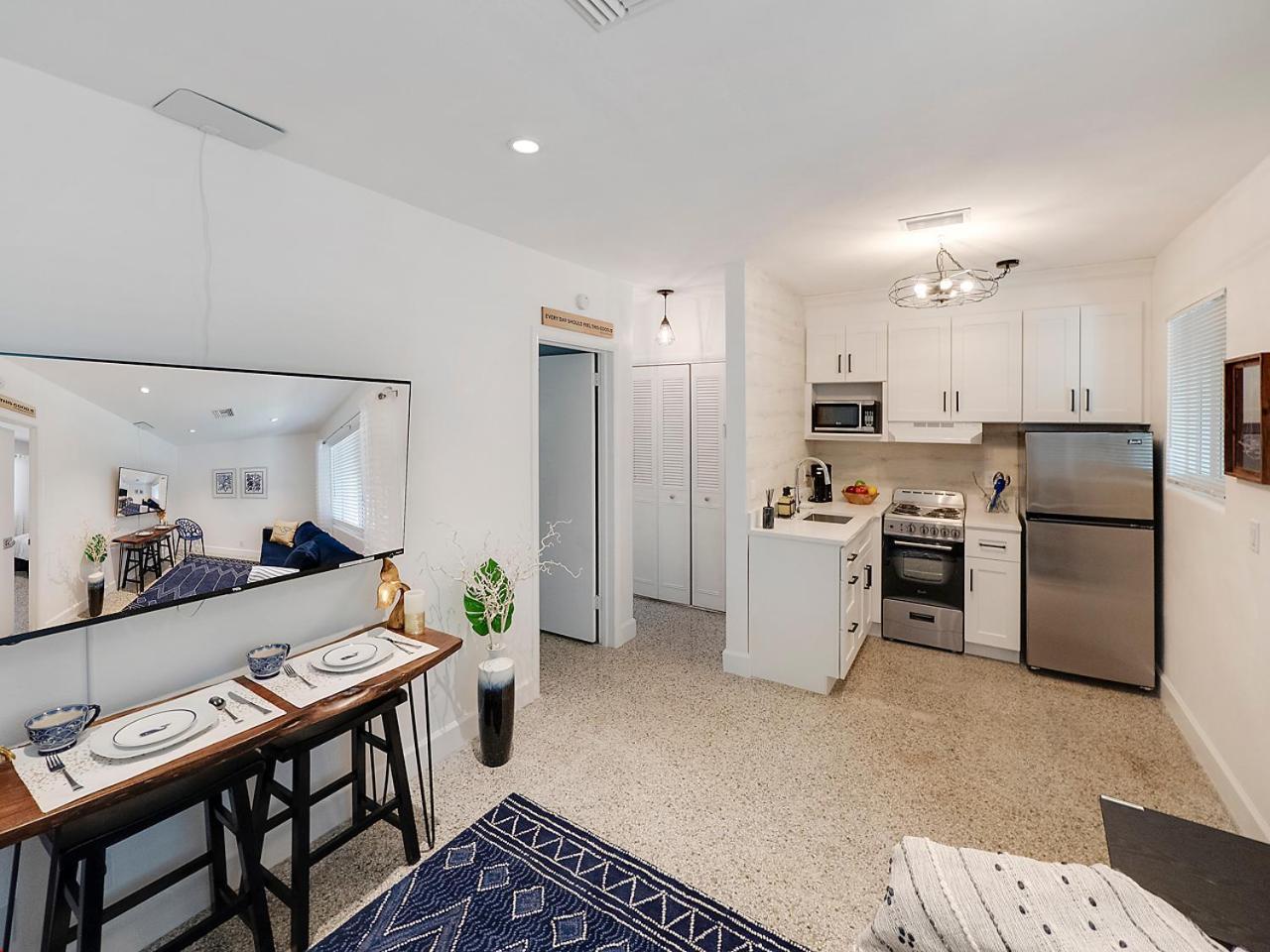 Beautiful 1 Bedroom Steps To The Beach! West Palm Beach Extérieur photo