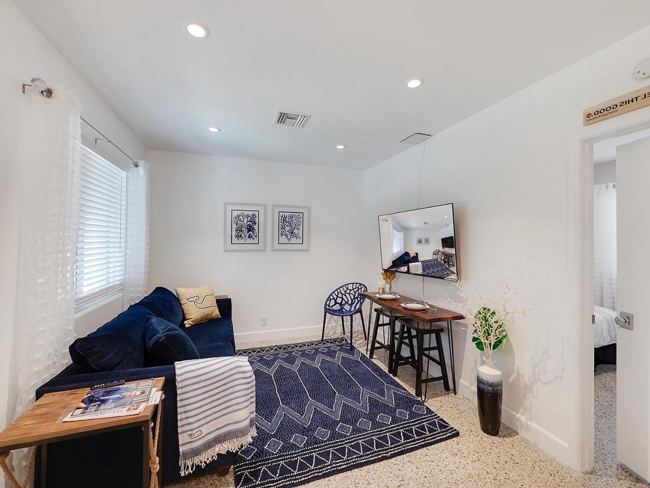 Beautiful 1 Bedroom Steps To The Beach! West Palm Beach Extérieur photo